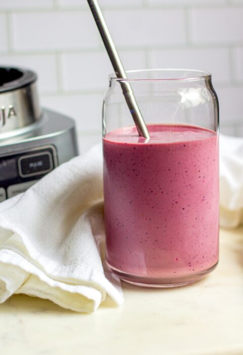 protein powder banana berries smoothie